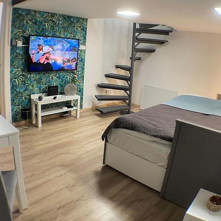 Nefelejcs Apartman ブダペスト エクステリア 写真