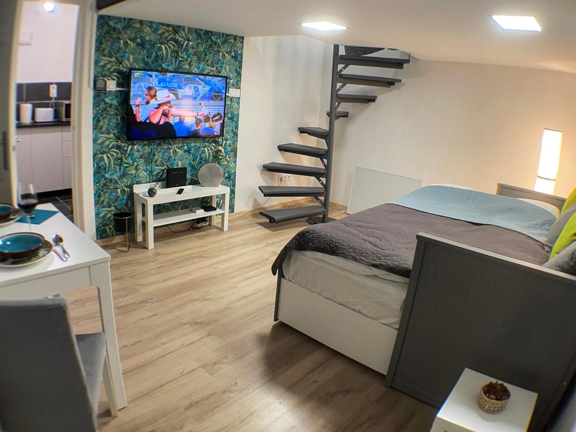 Nefelejcs Apartman ブダペスト エクステリア 写真